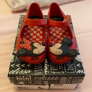 Mini Melissa Ultra + Disney BB in red.